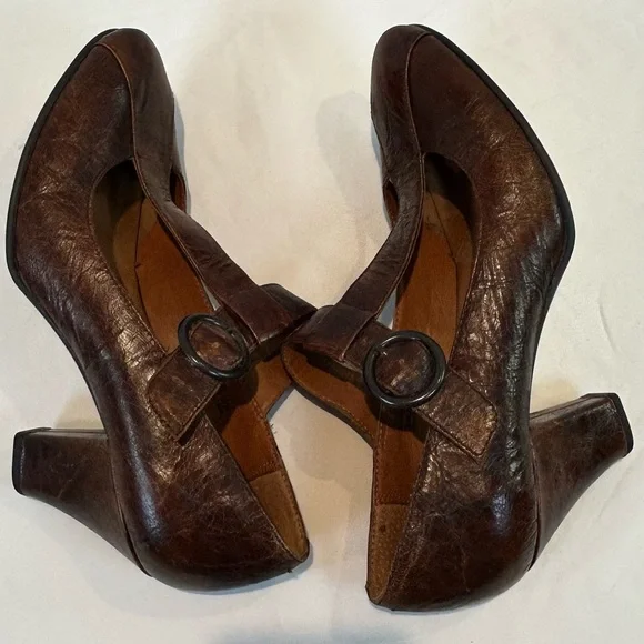 Born BOC Chestnut Brown Leather Mary Jane Style T Strap Heels - Picture 9 of 11